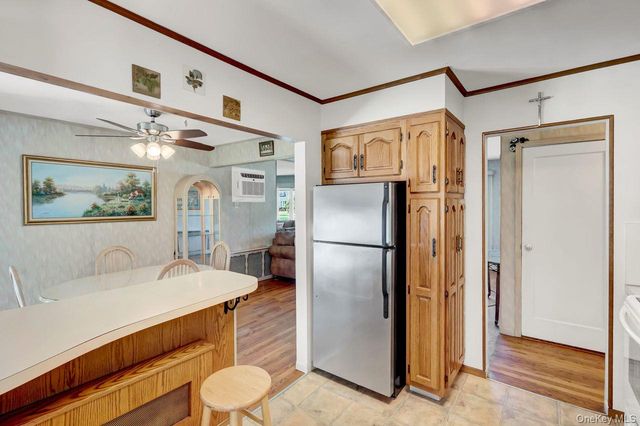 955 Cedar Court, Franklin Square, NY 11010