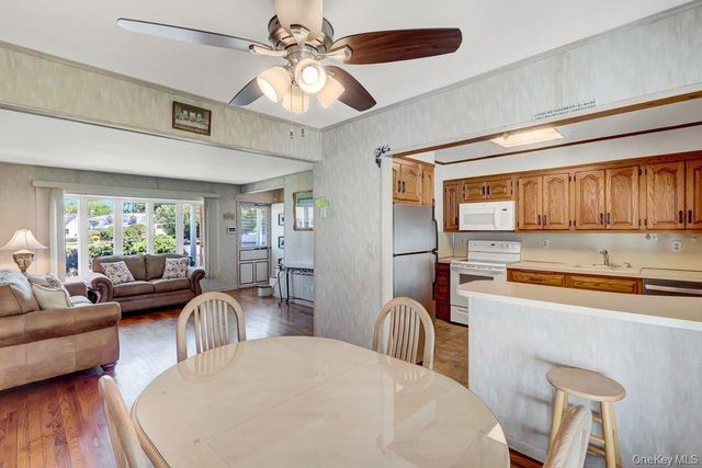 955 Cedar Court, Franklin Square, NY 11010