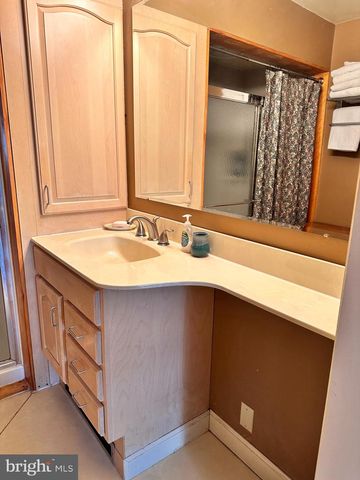 4524 SHADY DR, Wilmington, DE 19808