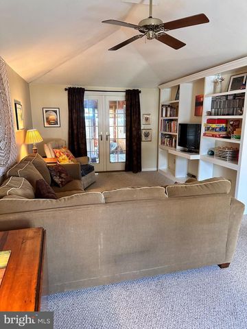 4524 SHADY DR, Wilmington, DE 19808