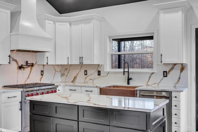 3155 State Park Road, Greenville, SC 29609