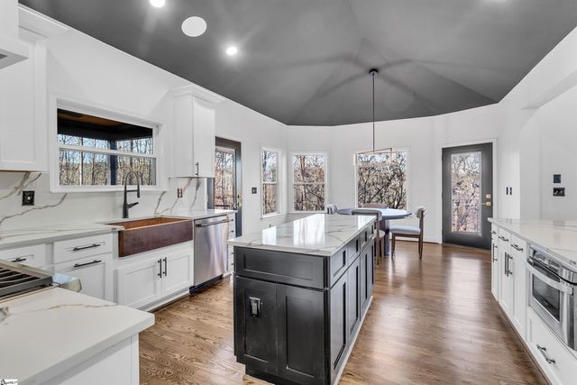 3155 State Park Road, Greenville, SC 29609