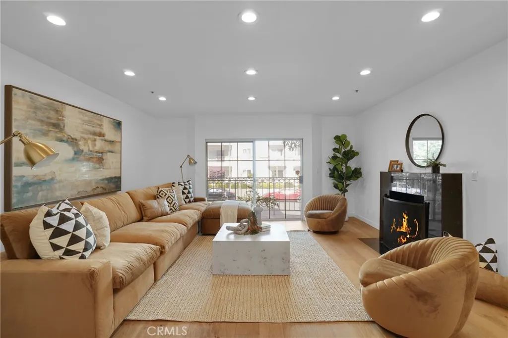 1871 Greenfield Avenue 102, Los Angeles, CA 90025