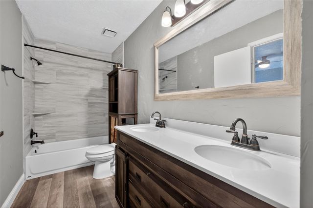 8515 Pool Creek Drive, Houston, TX 77095