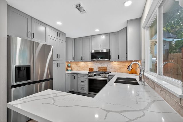 8515 Pool Creek Drive, Houston, TX 77095