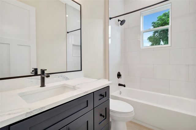 17605 NINTH STREET, Montverde, FL 34756