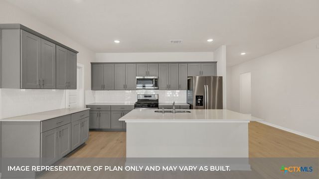 301 TAYLOR POND Path, Lockhart, TX 78644