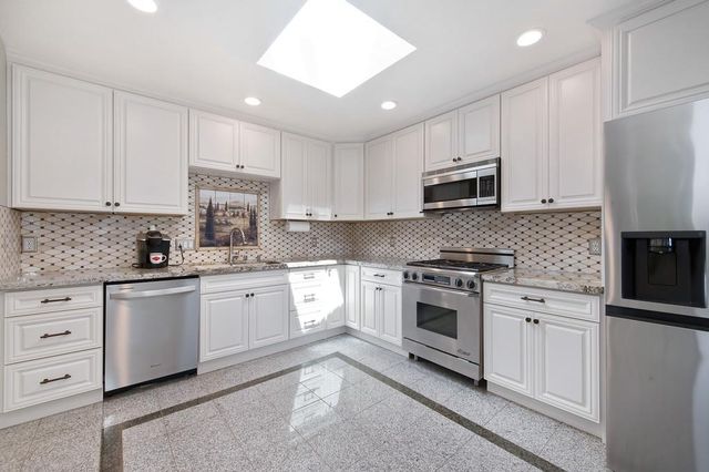 10513 Indian Hill Rd, Newcastle, CA 95658