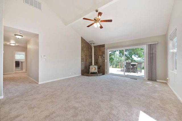 10513 Indian Hill Rd, Newcastle, CA 95658