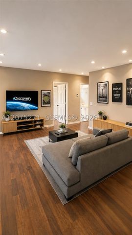 18341 NW 10th St, Pembroke Pines, FL 33029