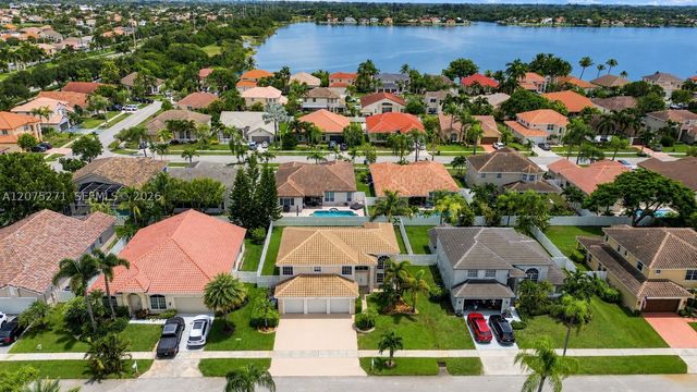 18341 NW 10th St, Pembroke Pines, FL 33029