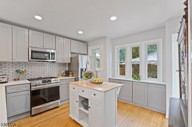 711 Lake St, Newark City, NJ 07104