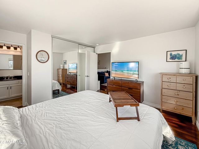 2533 Antonio Drive 301, Camarillo, CA 93010