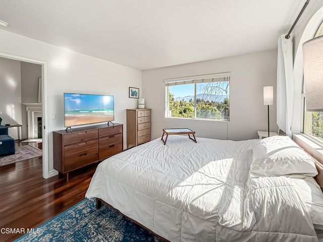 2533 Antonio Drive 301, Camarillo, CA 93010