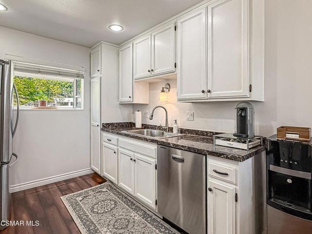 2533 Antonio Drive 301, Camarillo, CA 93010