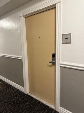 19201 Collins Avenue 534, Sunny Isles Beach, FL 33160