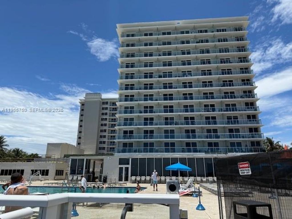 19201 Collins Avenue 534, Sunny Isles Beach, FL 33160