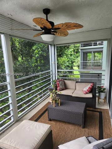 806 Cypress Grove Ln 403, Pompano Beach, FL 33069