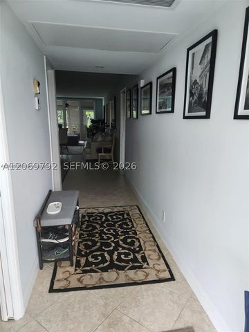 806 Cypress Grove Ln 403, Pompano Beach, FL 33069