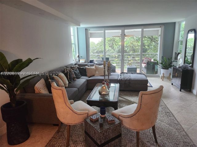 806 Cypress Grove Ln 403, Pompano Beach, FL 33069