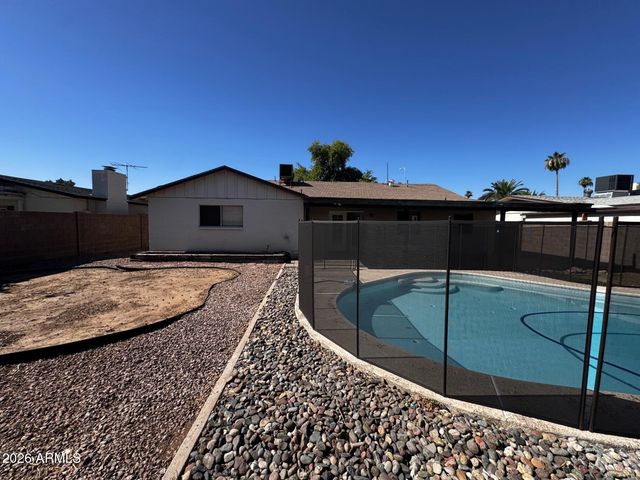 2072 E DONNER Drive, Tempe, AZ 85282