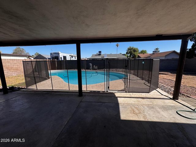 2072 E DONNER Drive, Tempe, AZ 85282