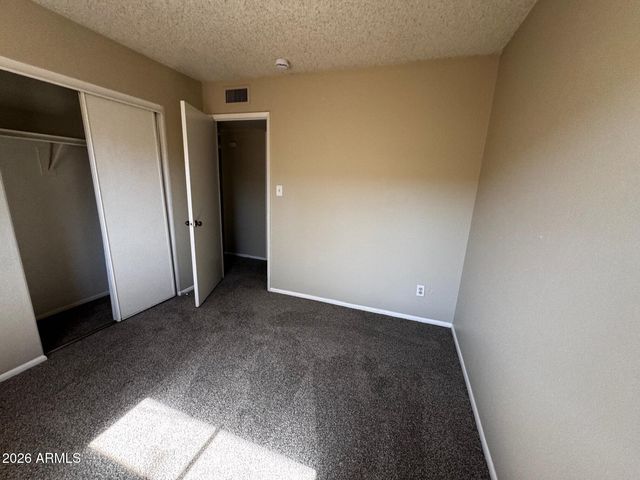 2072 E DONNER Drive, Tempe, AZ 85282