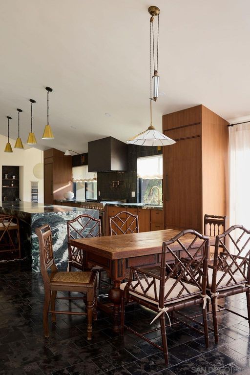 Image 15 of property listing at 17335 Via Del Bravo, Rancho Santa Fe, CA 92067