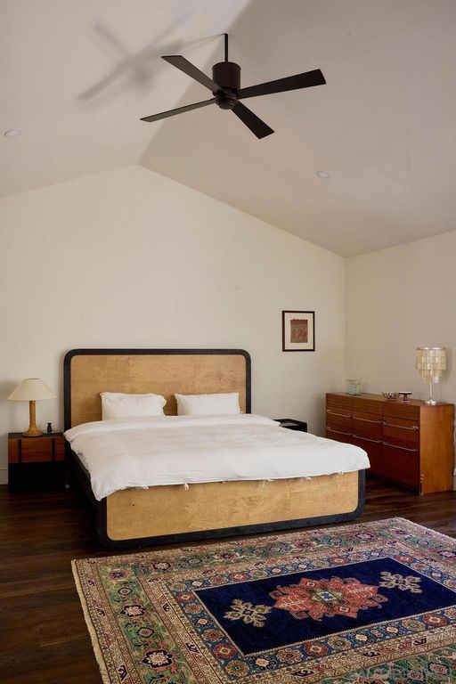 Image 20 of property listing at 17335 Via Del Bravo, Rancho Santa Fe, CA 92067