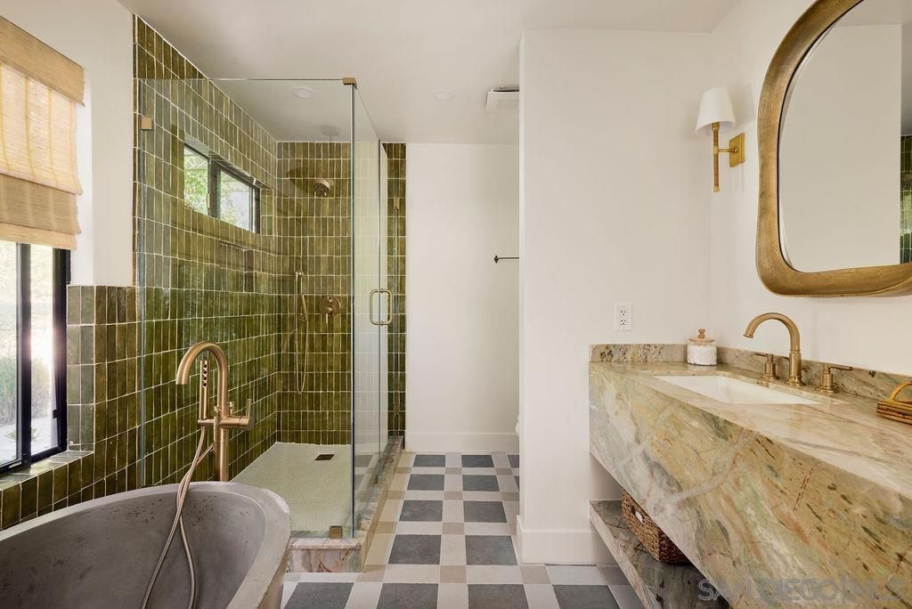 Image 21 of property listing at 17335 Via Del Bravo, Rancho Santa Fe, CA 92067