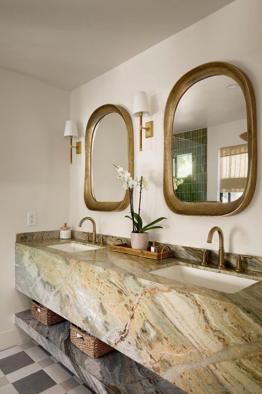 Image 23 of property listing at 17335 Via Del Bravo, Rancho Santa Fe, CA 92067