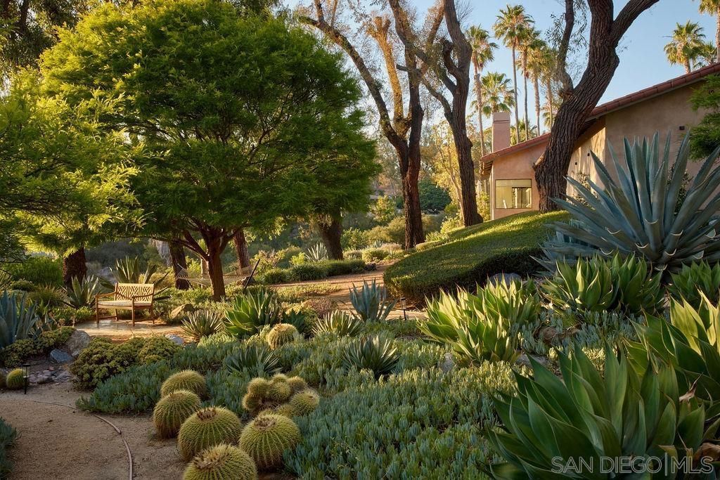 Image 3 of property listing at 17335 Via Del Bravo, Rancho Santa Fe, CA 92067