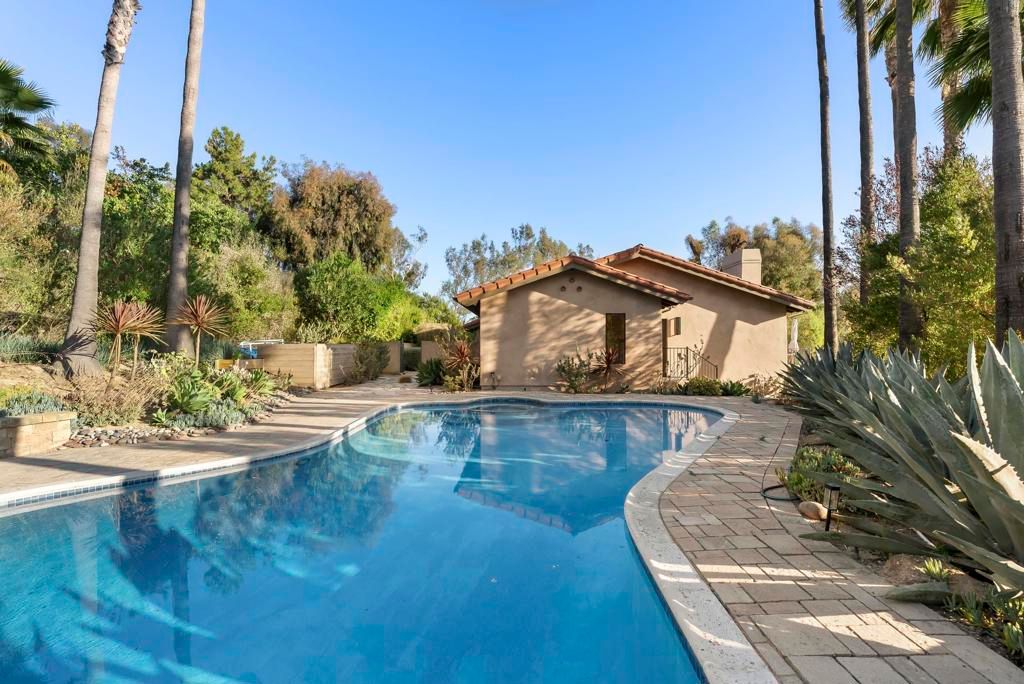 Image 30 of property listing at 17335 Via Del Bravo, Rancho Santa Fe, CA 92067