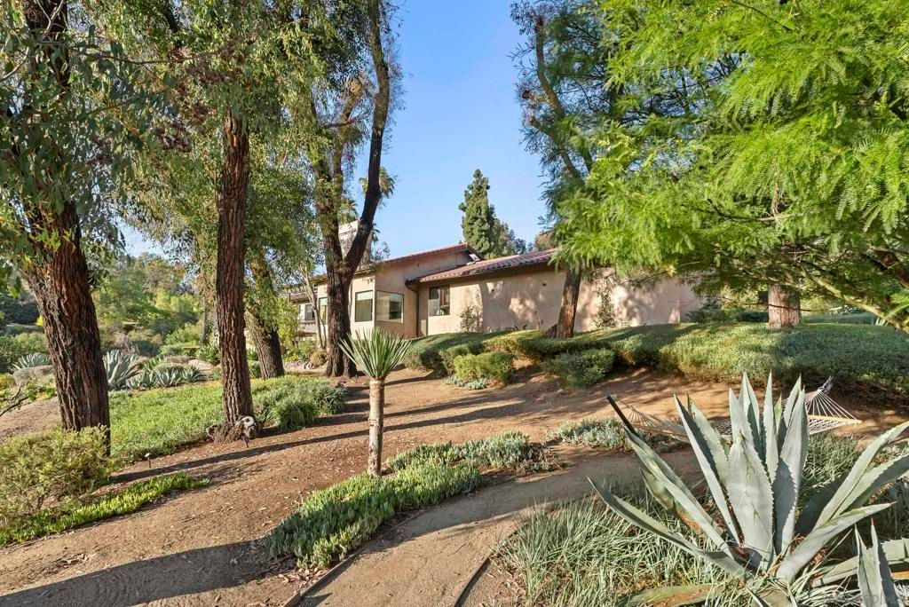 Image 31 of property listing at 17335 Via Del Bravo, Rancho Santa Fe, CA 92067