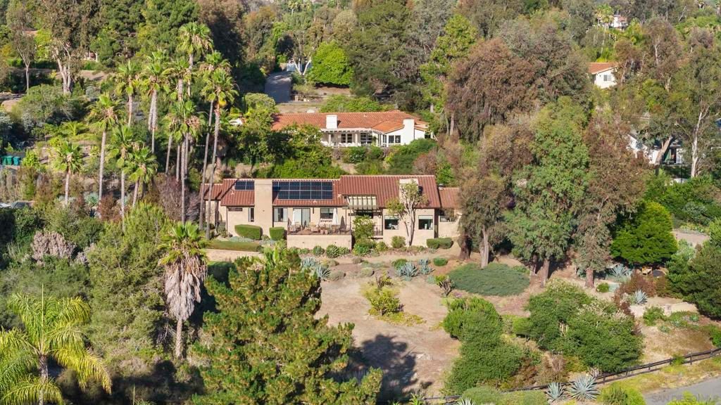 Image 34 of property listing at 17335 Via Del Bravo, Rancho Santa Fe, CA 92067