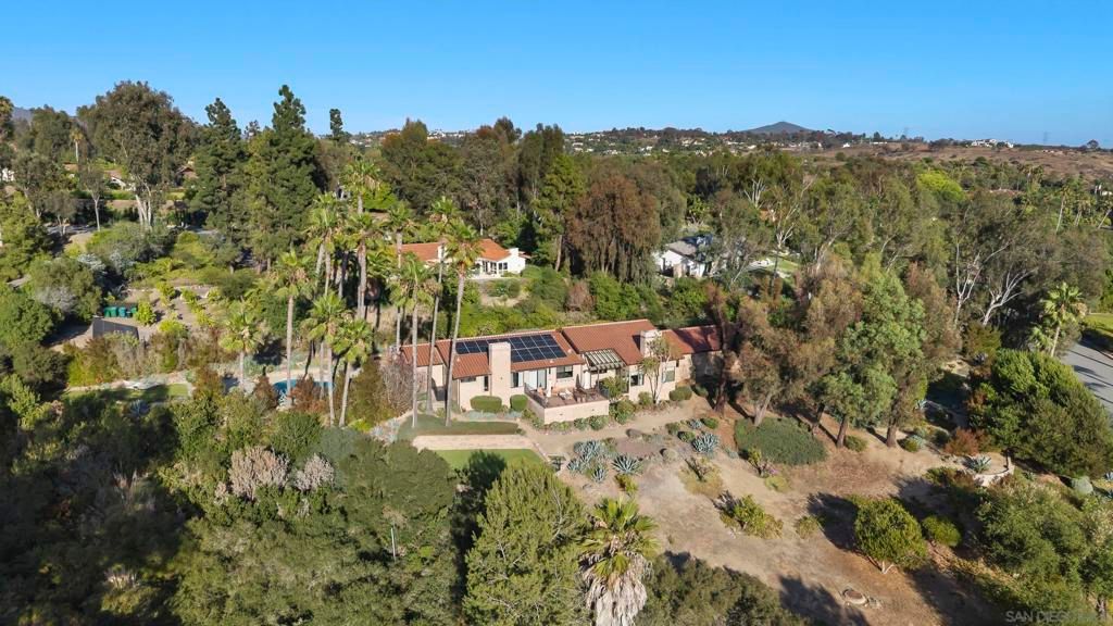 Image 35 of property listing at 17335 Via Del Bravo, Rancho Santa Fe, CA 92067
