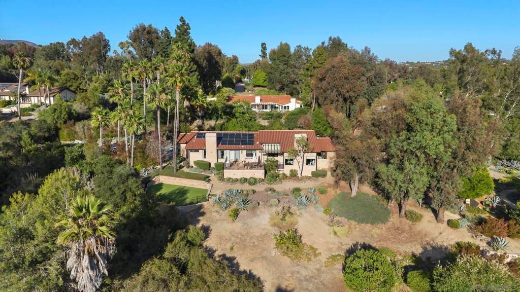 Image 36 of property listing at 17335 Via Del Bravo, Rancho Santa Fe, CA 92067