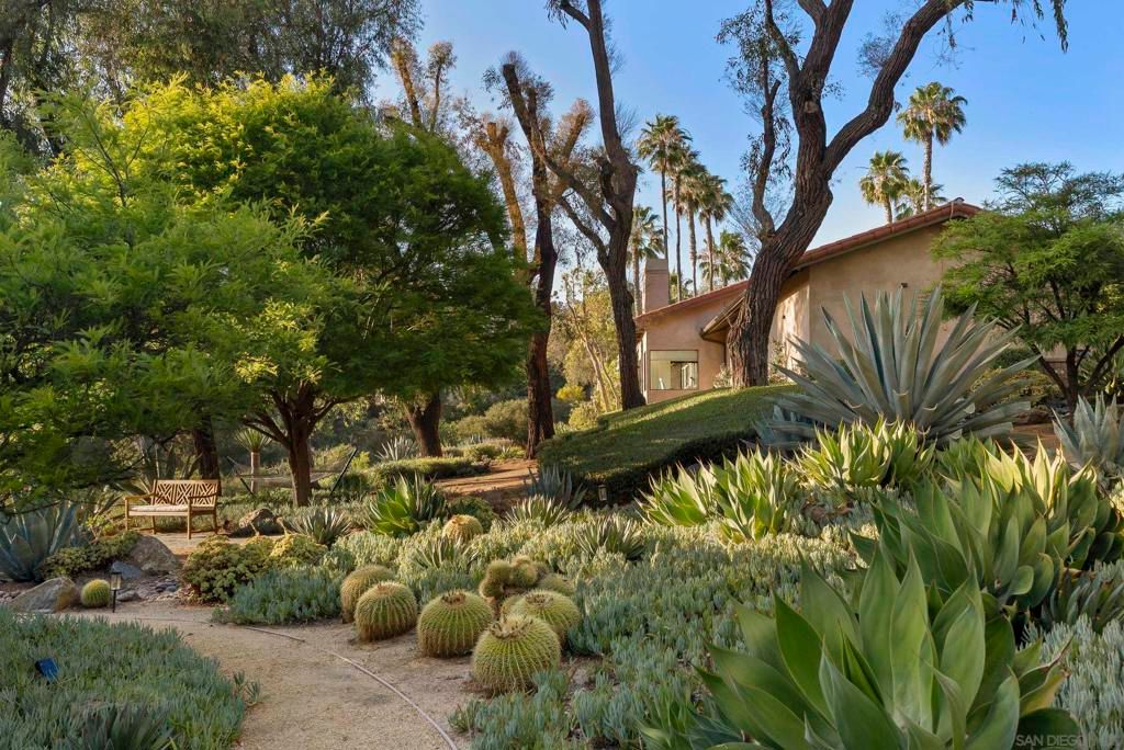 Image 38 of property listing at 17335 Via Del Bravo, Rancho Santa Fe, CA 92067