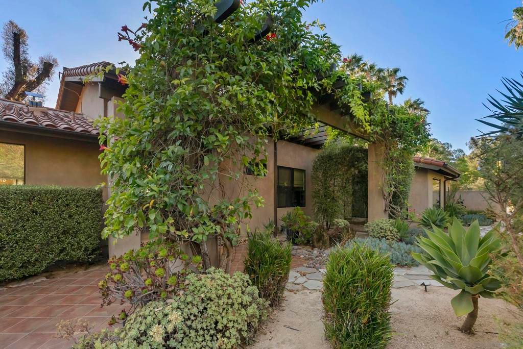 Image 39 of property listing at 17335 Via Del Bravo, Rancho Santa Fe, CA 92067
