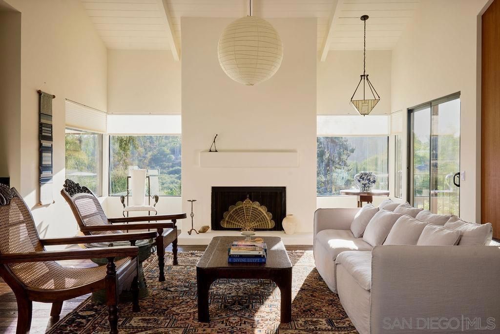 Image 8 of property listing at 17335 Via Del Bravo, Rancho Santa Fe, CA 92067