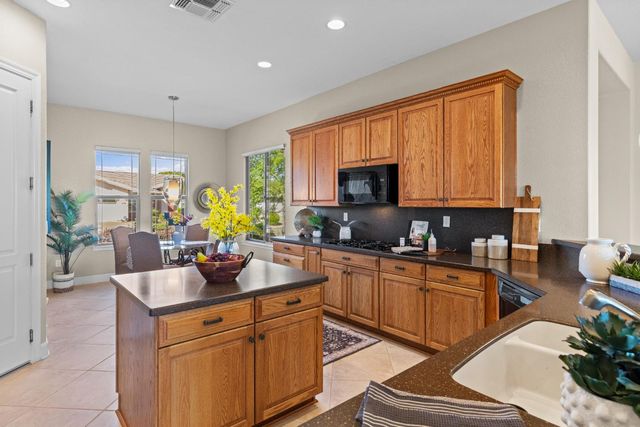 209 Calistoga Lane, Lincoln, CA 95648