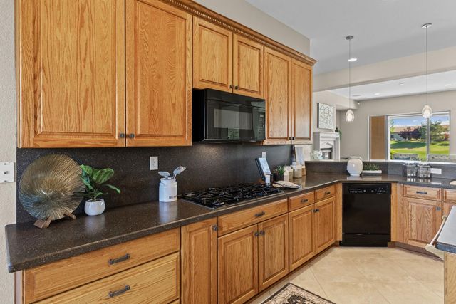 209 Calistoga Lane, Lincoln, CA 95648