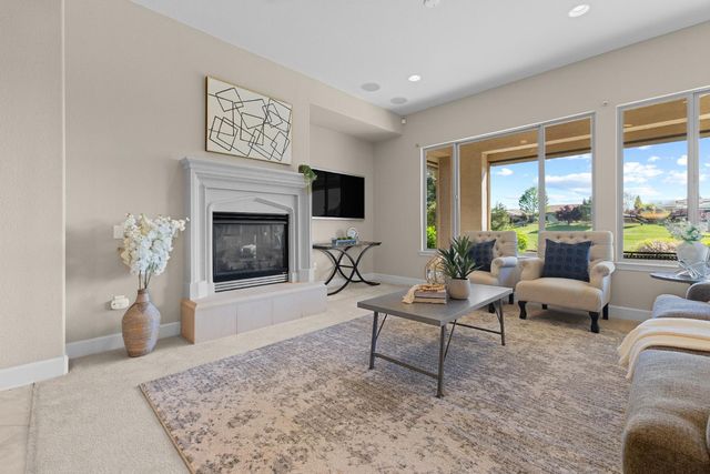 209 Calistoga Lane, Lincoln, CA 95648