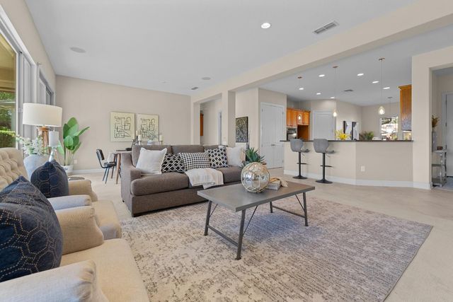 209 Calistoga Lane, Lincoln, CA 95648