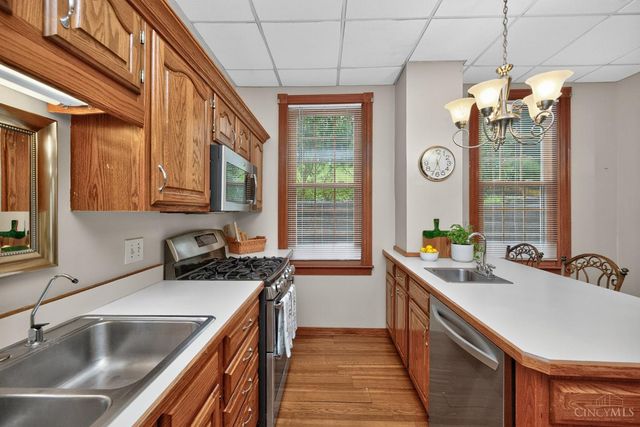 560 Delta Avenue, Cincinnati, OH 45226
