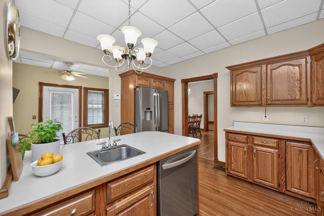 560 Delta Avenue, Cincinnati, OH 45226
