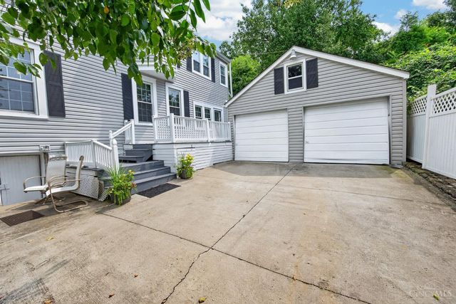 560 Delta Avenue, Cincinnati, OH 45226