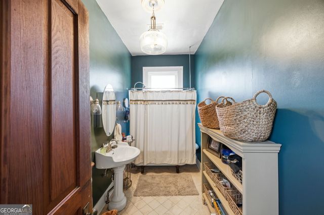 200 W Main Street, Forsyth, GA 31029