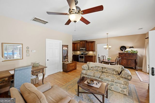 200 W Main Street, Forsyth, GA 31029