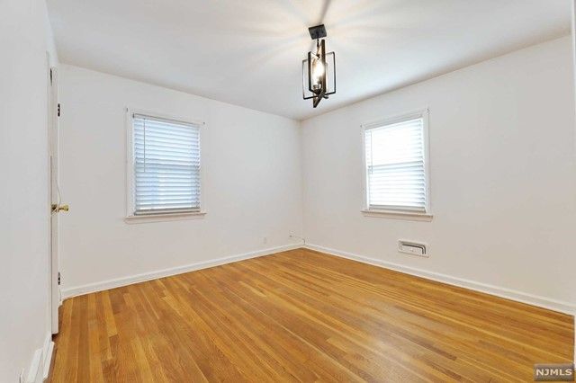 35 Florence Place, Elmwood Park, NJ 07407